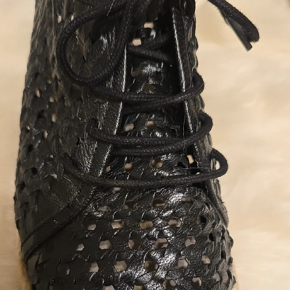 Seychelles Black Leather Espadrilles with Woven Texture Size 8 EUC From Dillards